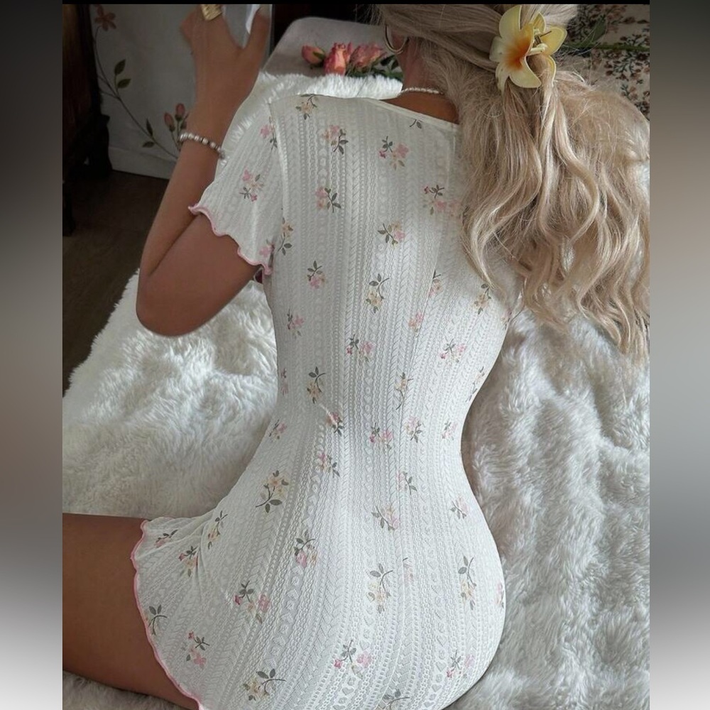 Floral romper lace knit soft white mini flower cute baby doll - Picture 6 of 6